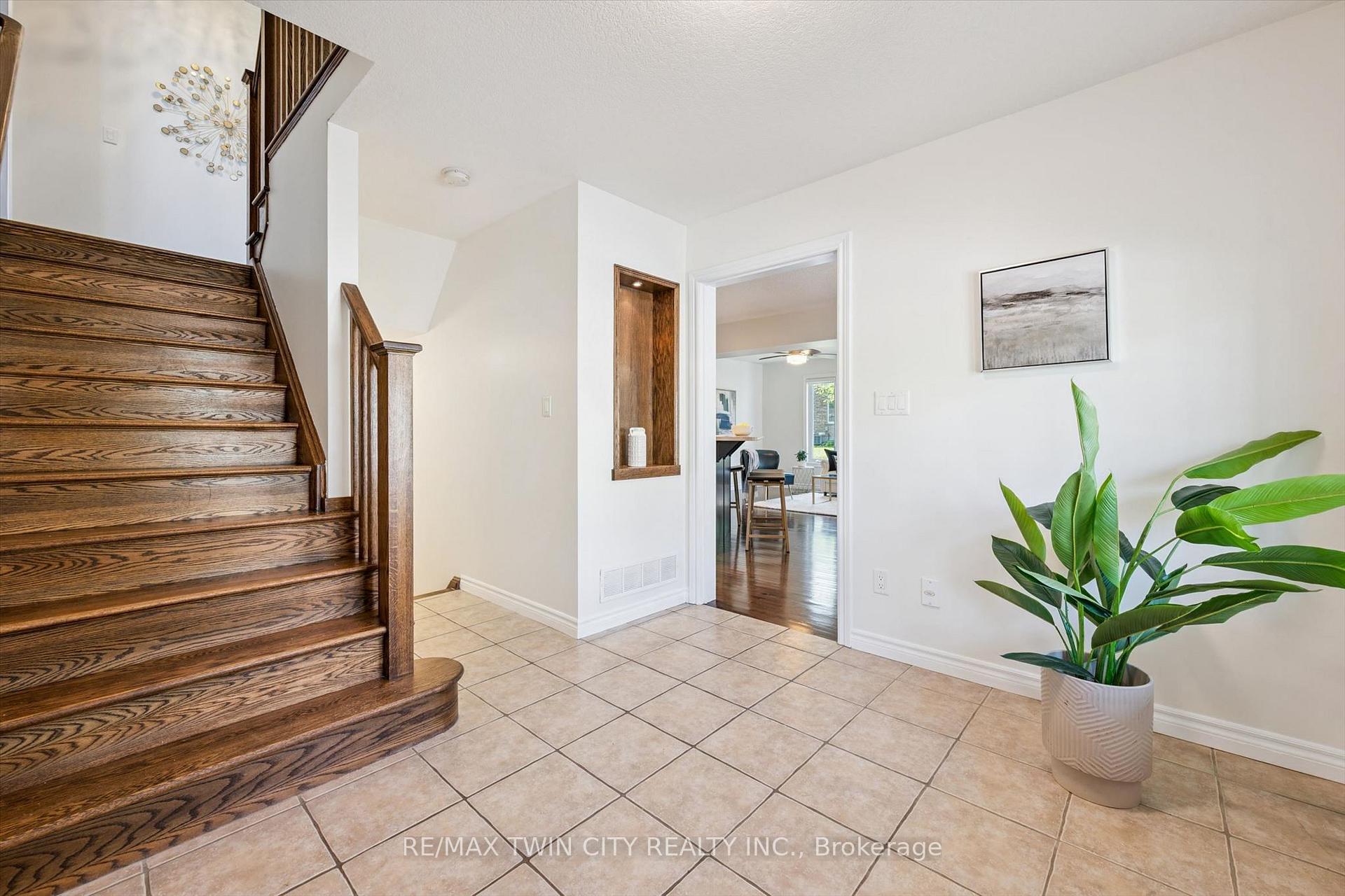 Photo 8 of Unit 36, 555 Chablis Drive, Waterloo, Beechwood West — HOMEH