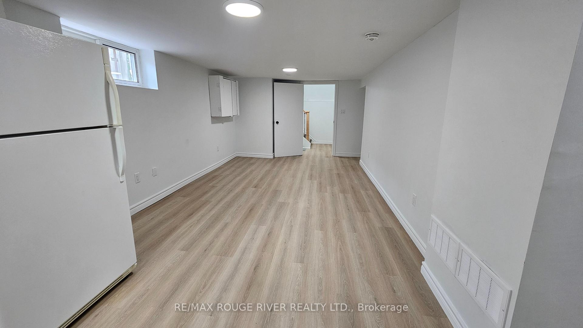 Photo 5 of 332 Rosedale Drive, Whitby, Downtown Whitby — HOMEH