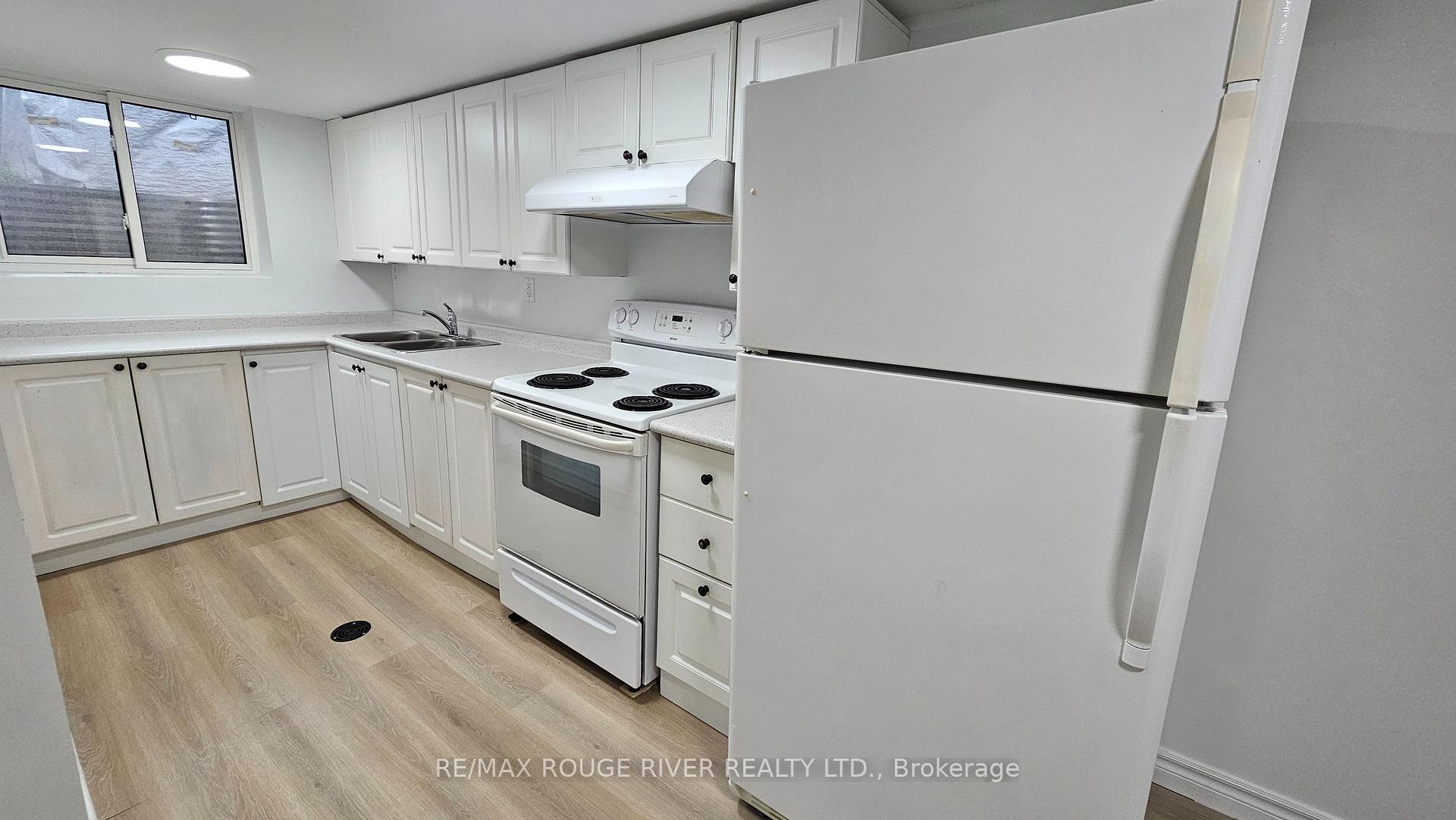 Photo 7 of 332 Rosedale Drive, Whitby, Downtown Whitby — HOMEH