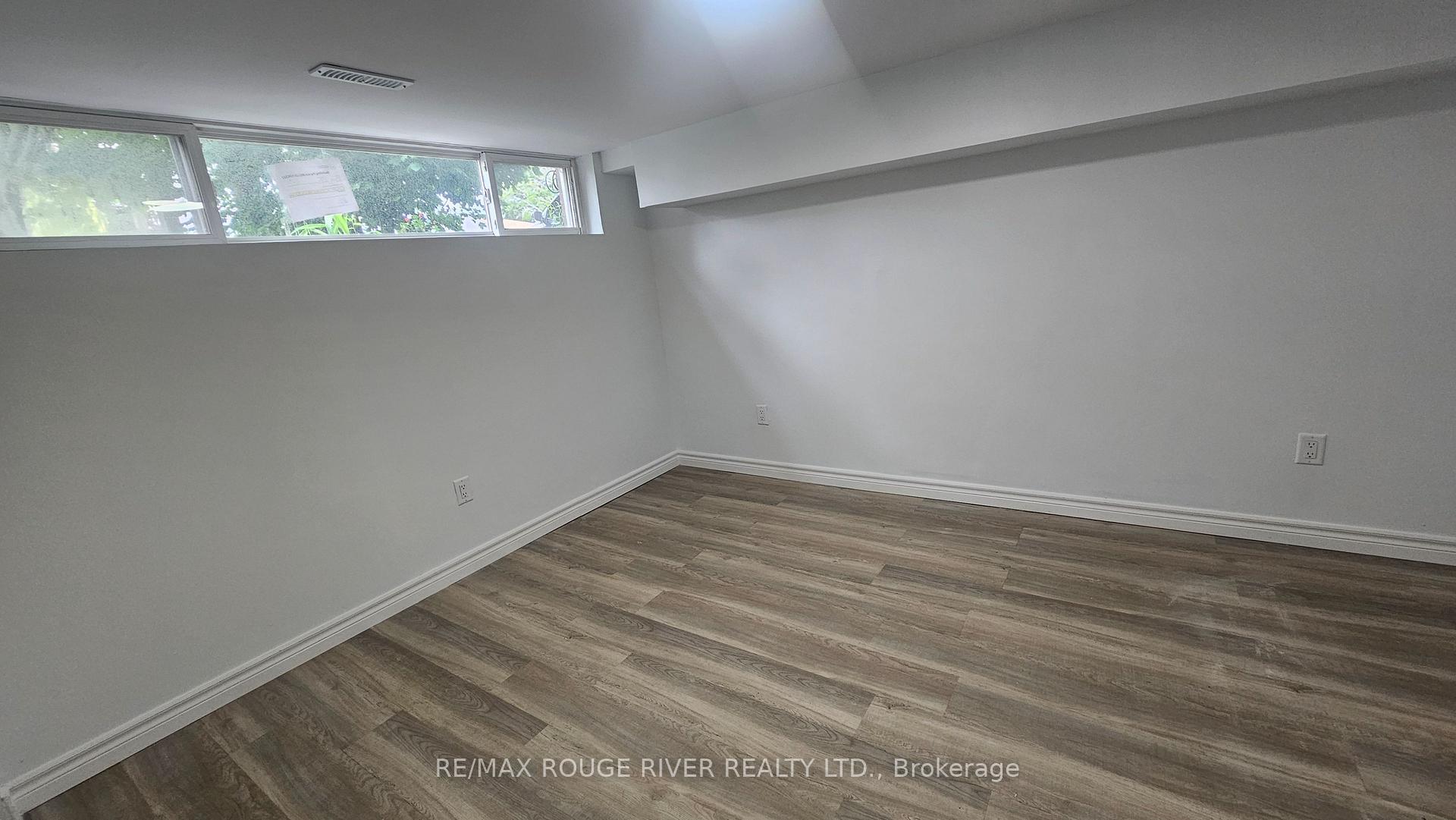 Photo 11 of 332 Rosedale Drive, Whitby, Downtown Whitby — HOMEH