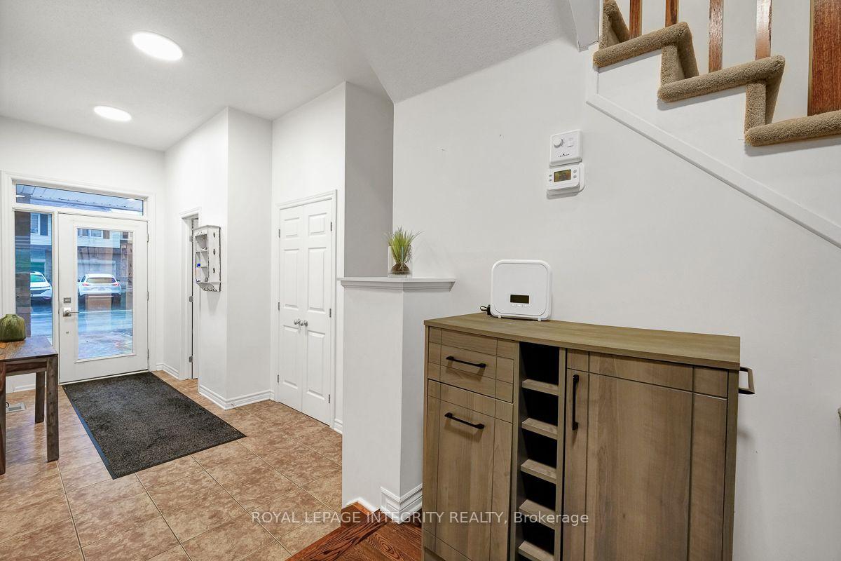 Photo 5 of 193 Mojave Crescent, Ottawa, Stittsville (North) — HOMEH