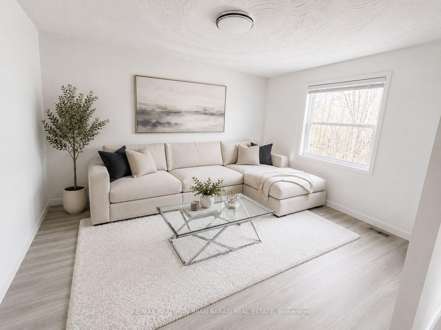 Photo 3 of 167 Ruggles Avenue, Richmond Hill, Harding — HOMEH