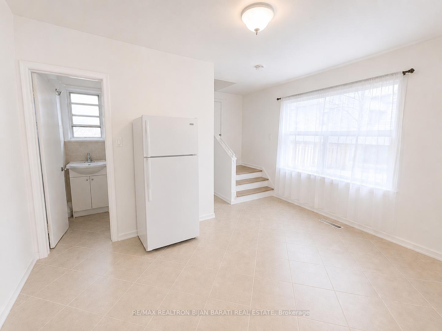 Photo 6 of 167 Ruggles Avenue, Richmond Hill, Harding — HOMEH