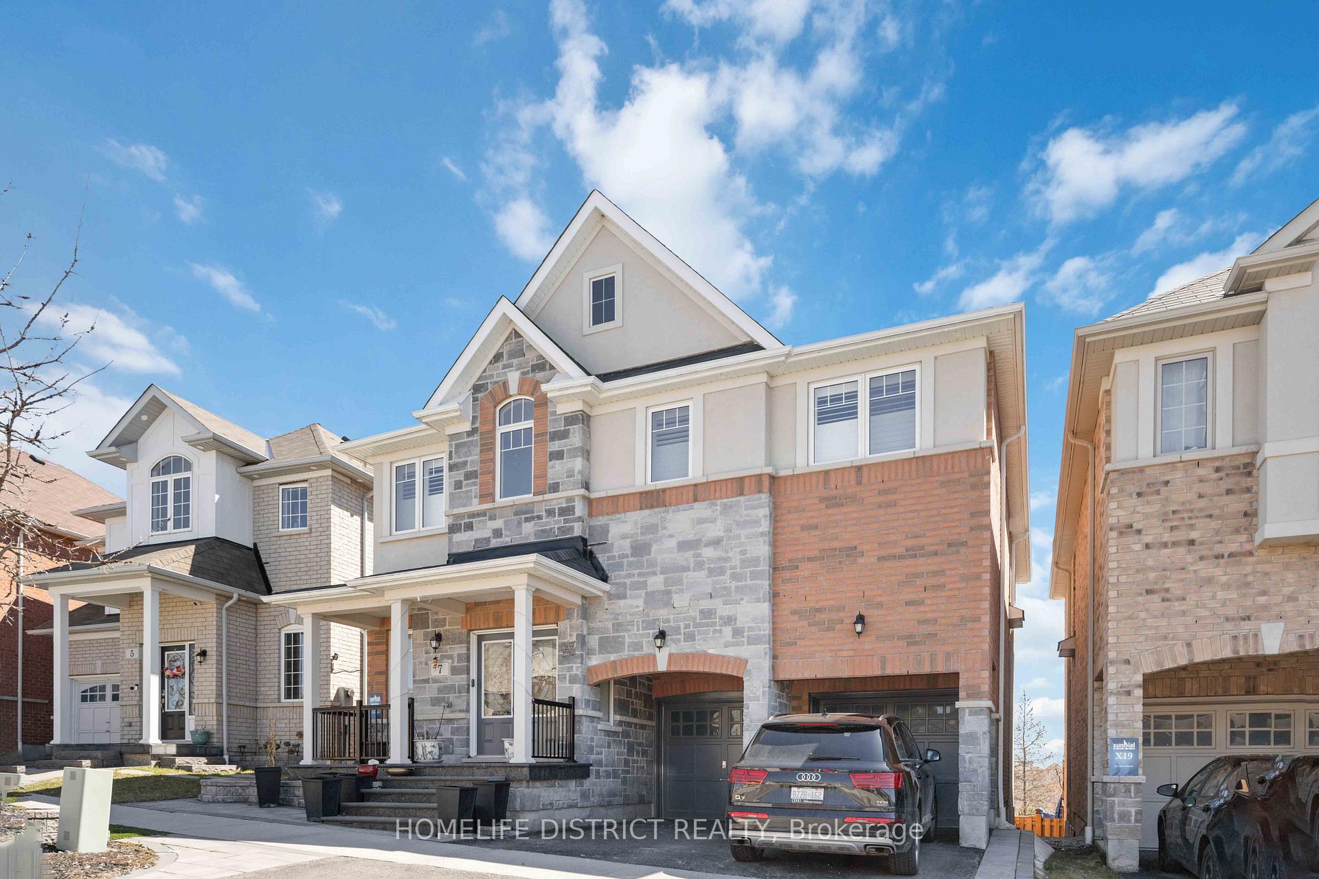 Photo 4 of 7 Mosely Crescent, Ajax, Northeast Ajax — HOMEH