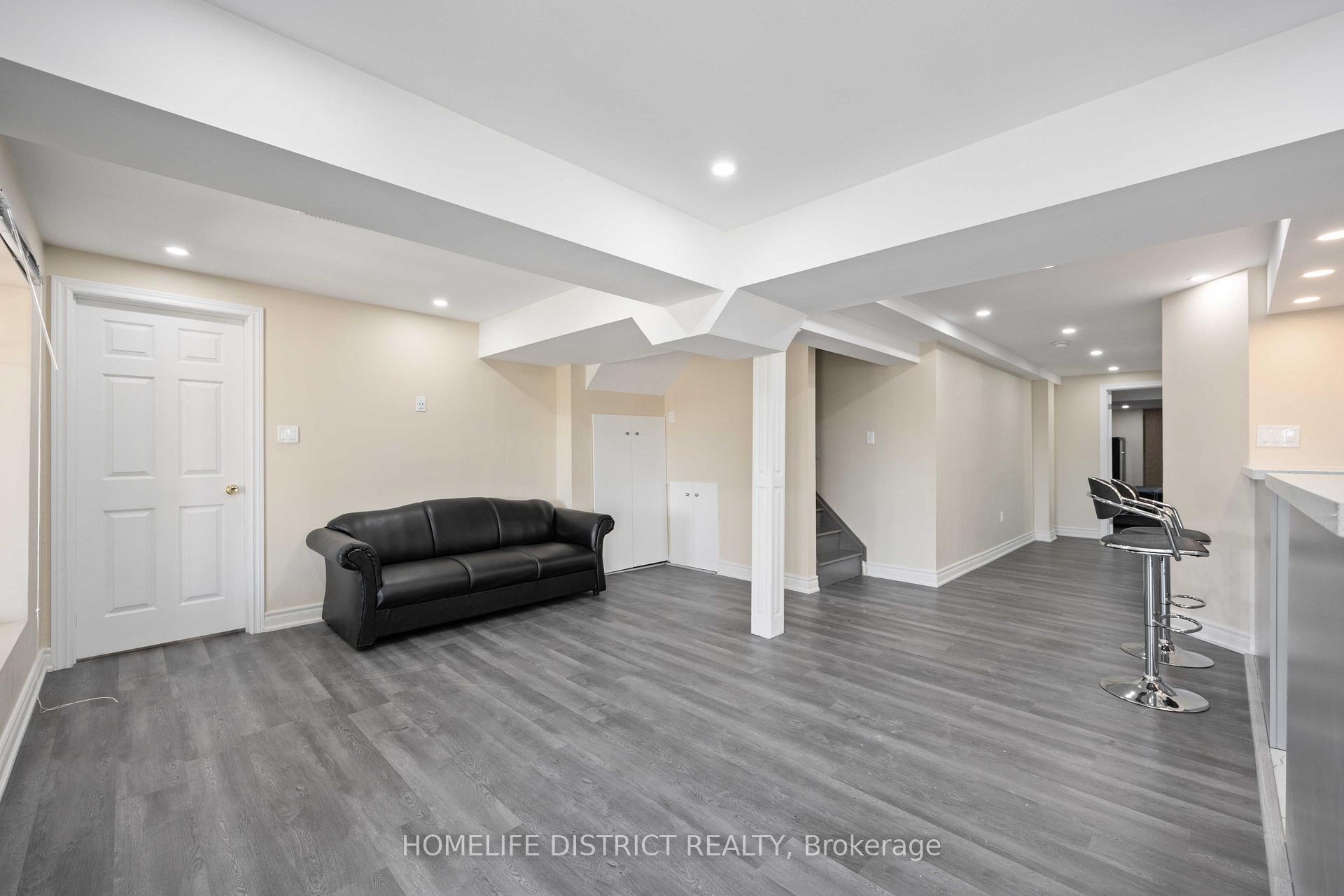 Photo 6 of 7 Mosely Crescent, Ajax, Northeast Ajax — HOMEH