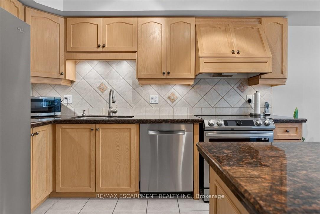 Photo 23 of Unit 8, 2151 Walkers Line, Burlington, Rose — HOMEH