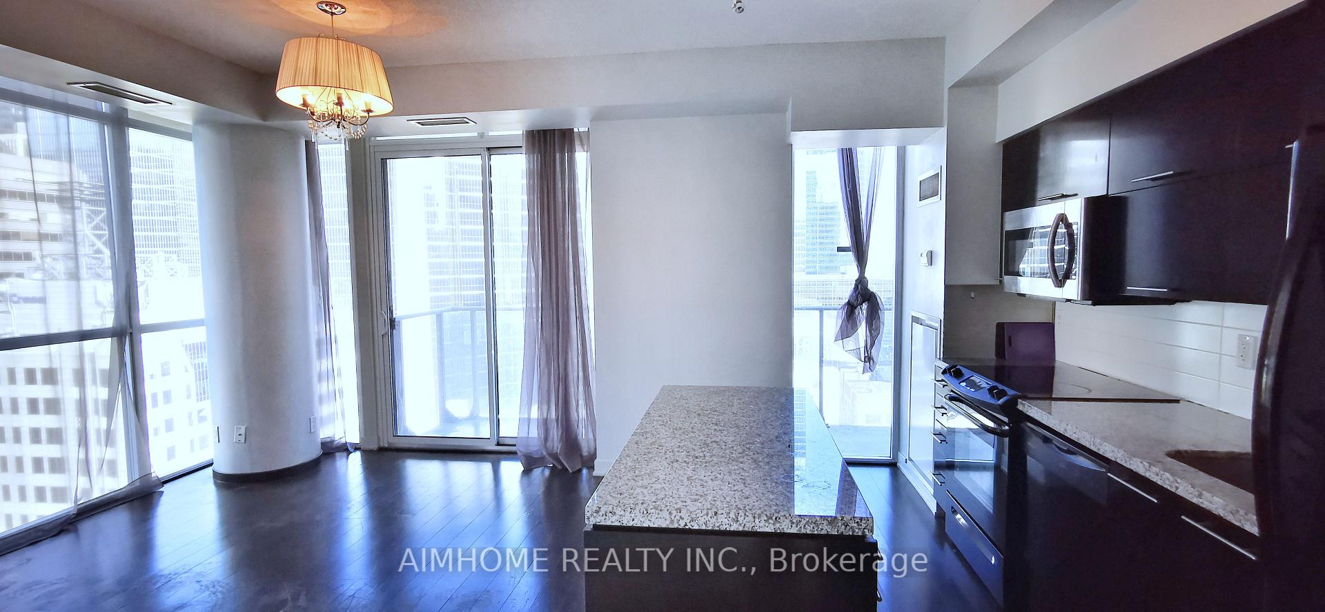 Photo 3 of Unit 1708, 126 Simcoe Street, Toronto, Waterfront Communities — HOMEH