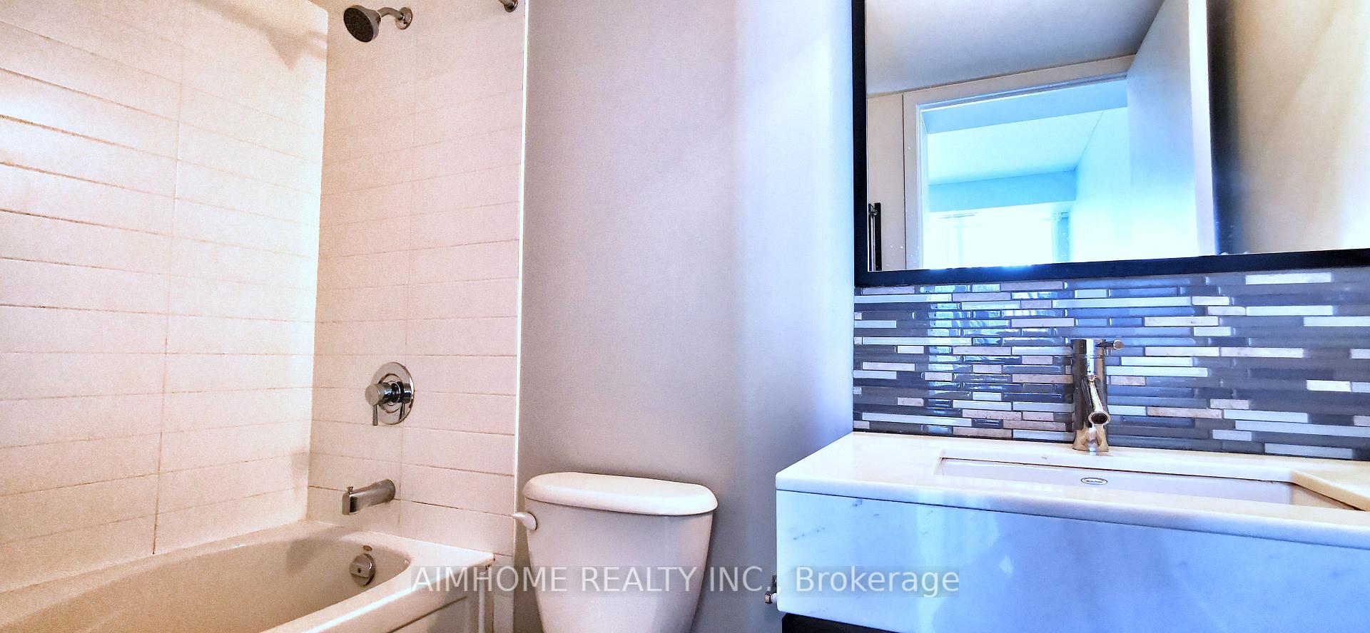 Photo 10 of Unit 1708, 126 Simcoe Street, Toronto, Waterfront Communities — HOMEH