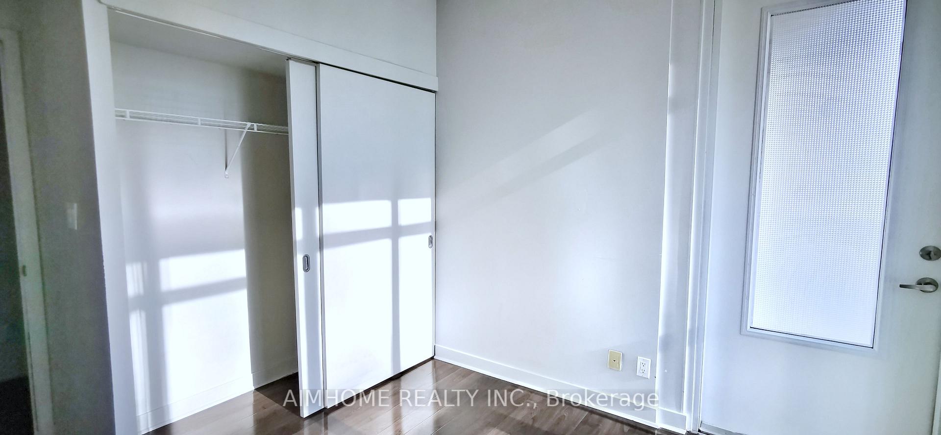 Photo 11 of Unit 1708, 126 Simcoe Street, Toronto, Waterfront Communities — HOMEH