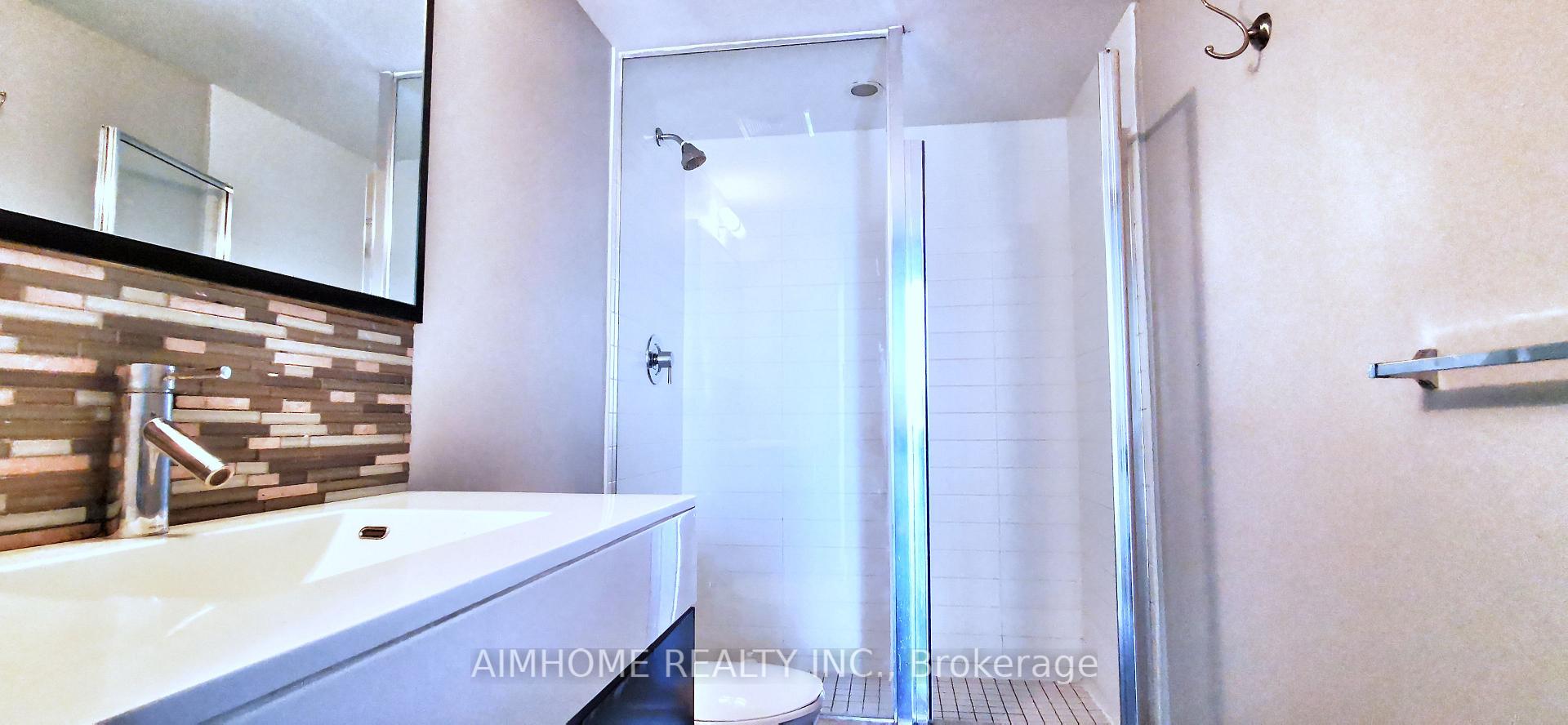 Photo 12 of Unit 1708, 126 Simcoe Street, Toronto, Waterfront Communities — HOMEH