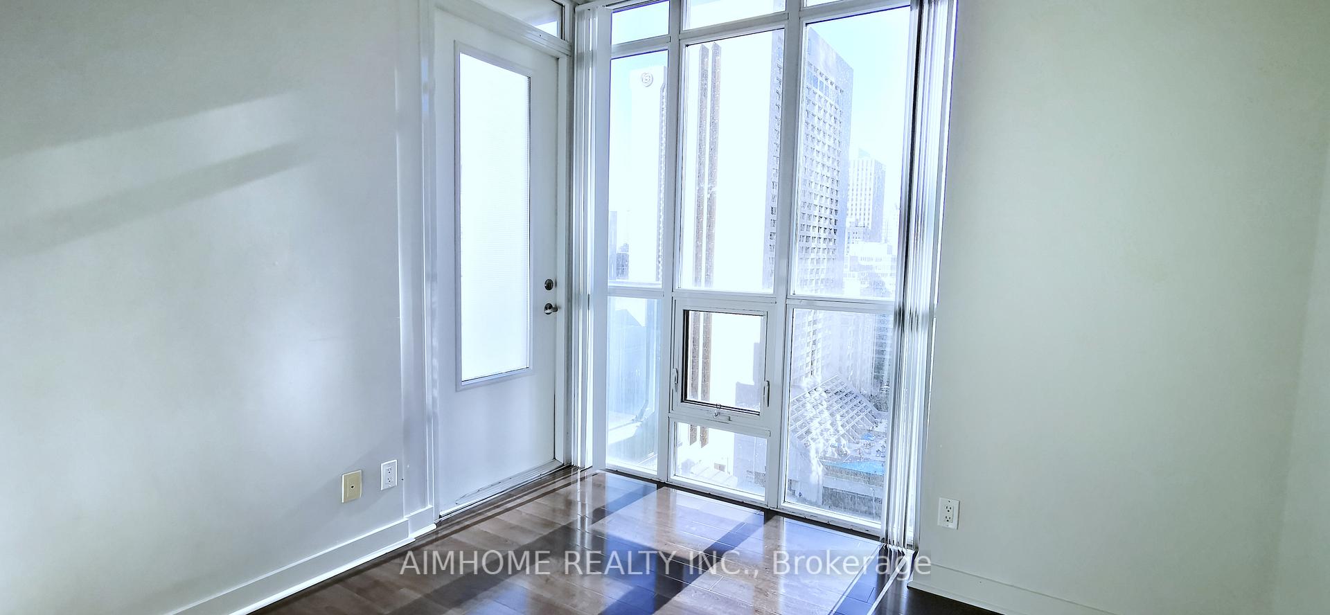 Photo 14 of Unit 1708, 126 Simcoe Street, Toronto, Waterfront Communities — HOMEH