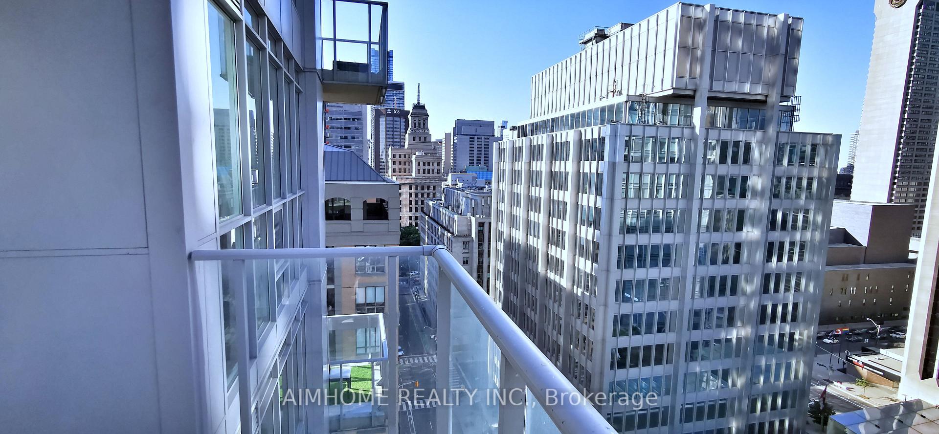 Photo 16 of Unit 1708, 126 Simcoe Street, Toronto, Waterfront Communities — HOMEH