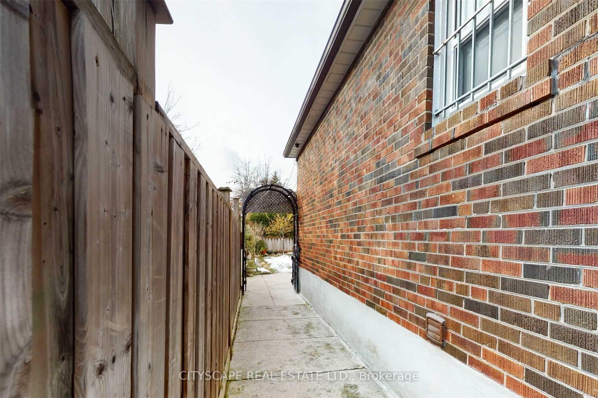 Photo 8 of 14 Beacon Road, Scarborough, Dorset Park — HOMEH