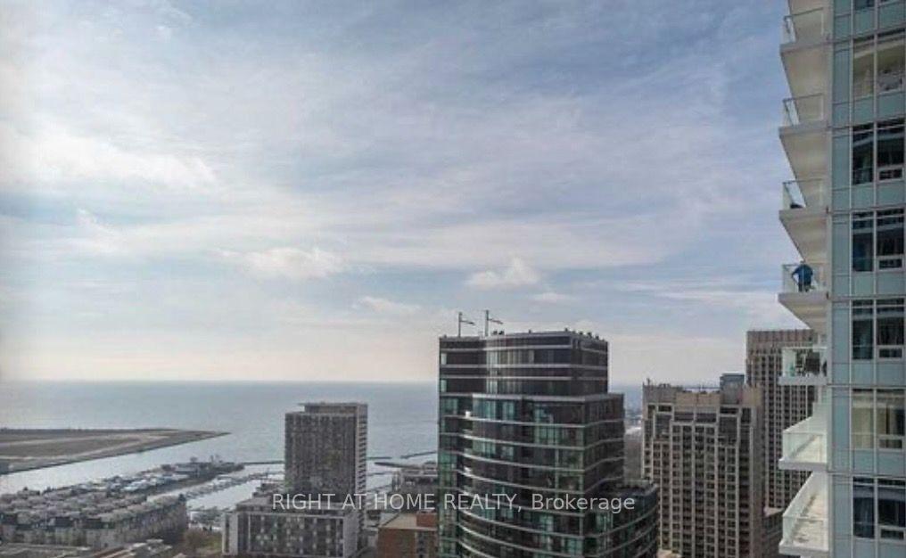 Photo 3 of Unit 3205, 17 Bathurst Street, Toronto, Waterfront Communities — HOMEH
