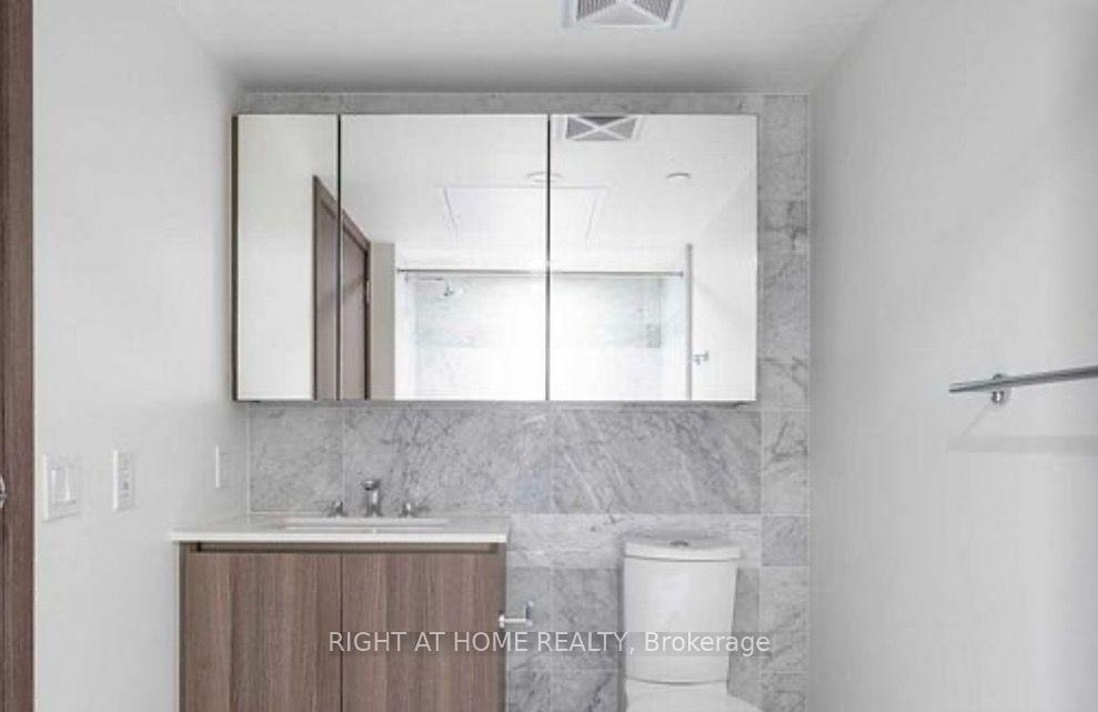 Photo 6 of Unit 3205, 17 Bathurst Street, Toronto, Waterfront Communities — HOMEH