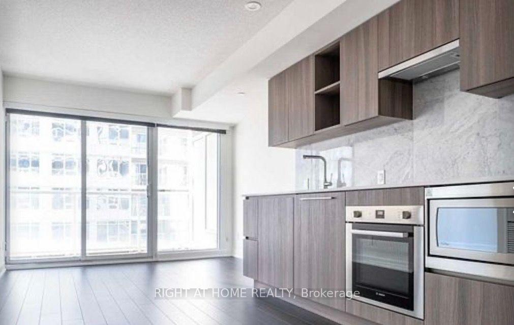 Photo 8 of Unit 3205, 17 Bathurst Street, Toronto, Waterfront Communities — HOMEH