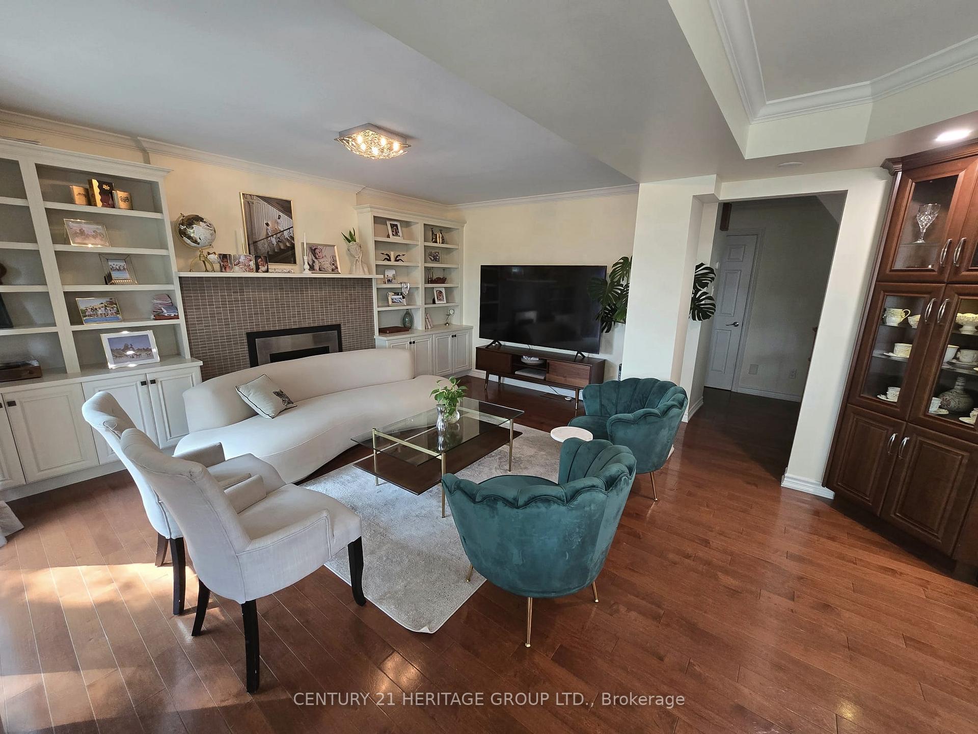 Photo 3 of 163 Fox Run, Barrie, Letitia Heights — HOMEH