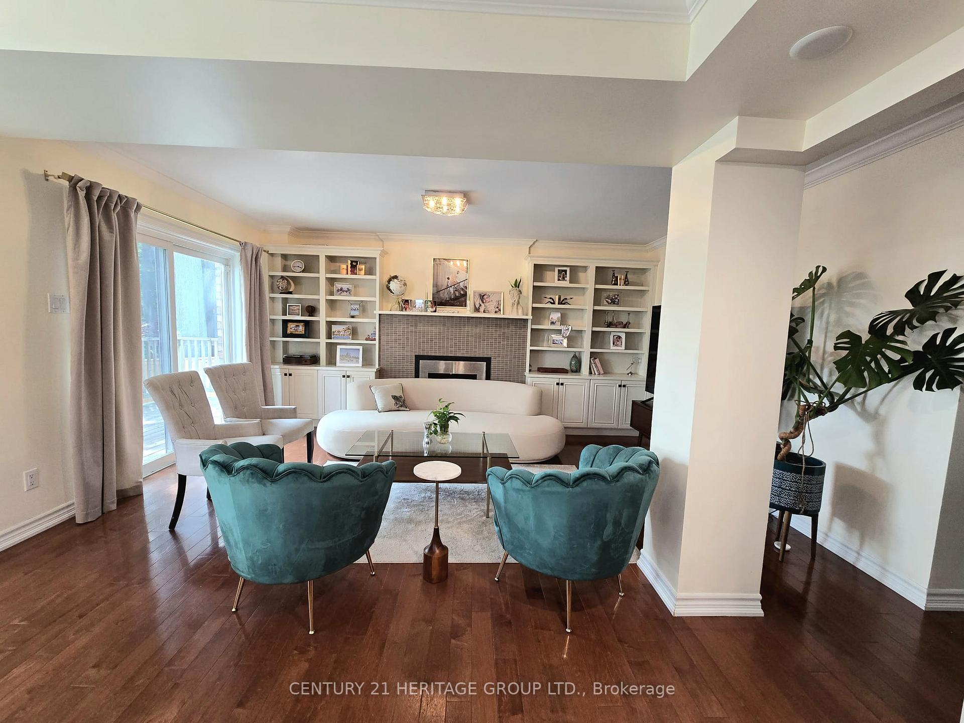 Photo 5 of 163 Fox Run, Barrie, Letitia Heights — HOMEH