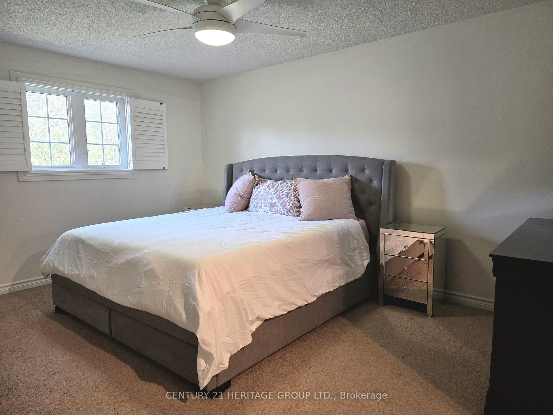 Photo 9 of 163 Fox Run, Barrie, Letitia Heights — HOMEH