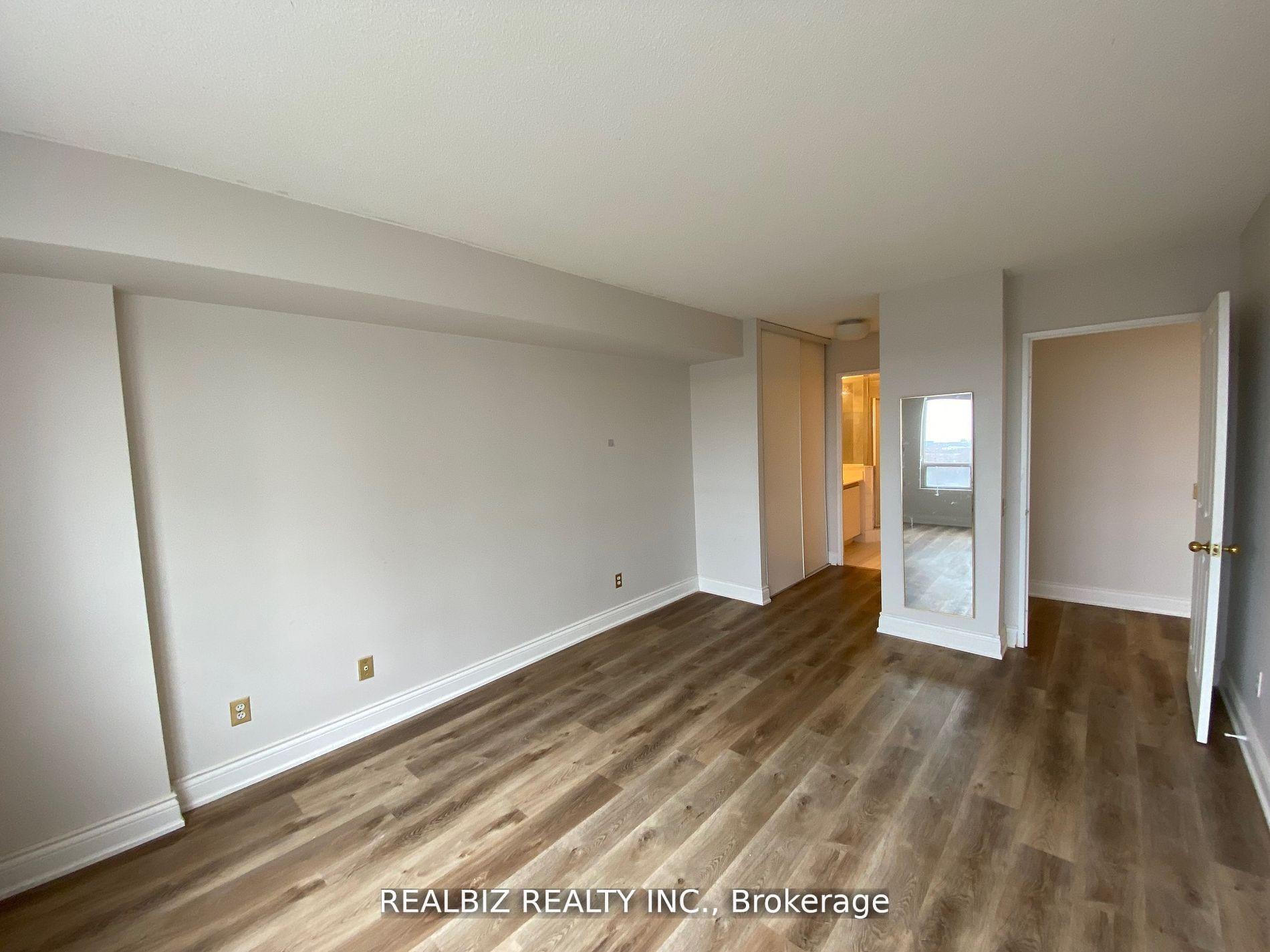 Photo 6 of Unit 908, 110 promenade Circle, Vaughan, Brownridge — HOMEH