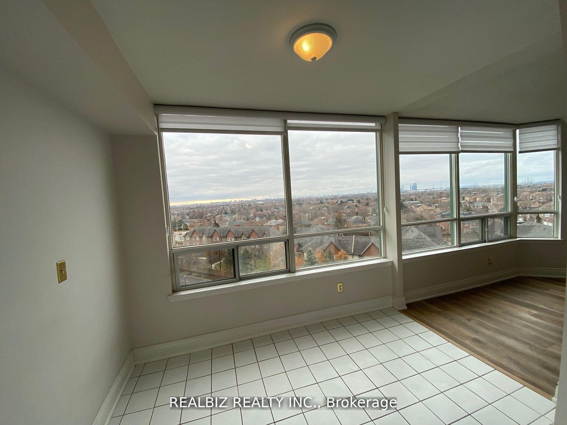 Photo 7 of Unit 908, 110 promenade Circle, Vaughan, Brownridge — HOMEH