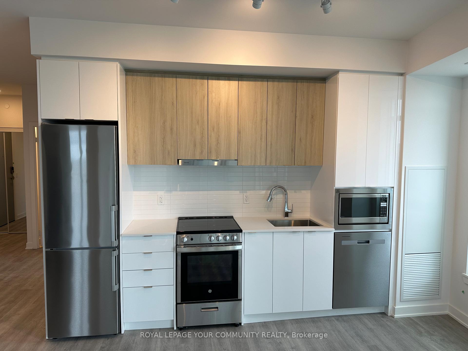 Photo 3 of Unit 1707, 30 Upper Mall Way, Vaughan, Brownridge — HOMEH
