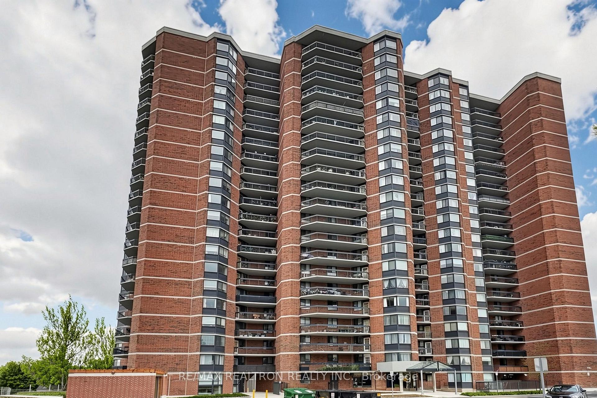 Photo 2 of Unit 1902, 236 Albion Road, Etobicoke, Elms-Old Rexdale — HOMEH