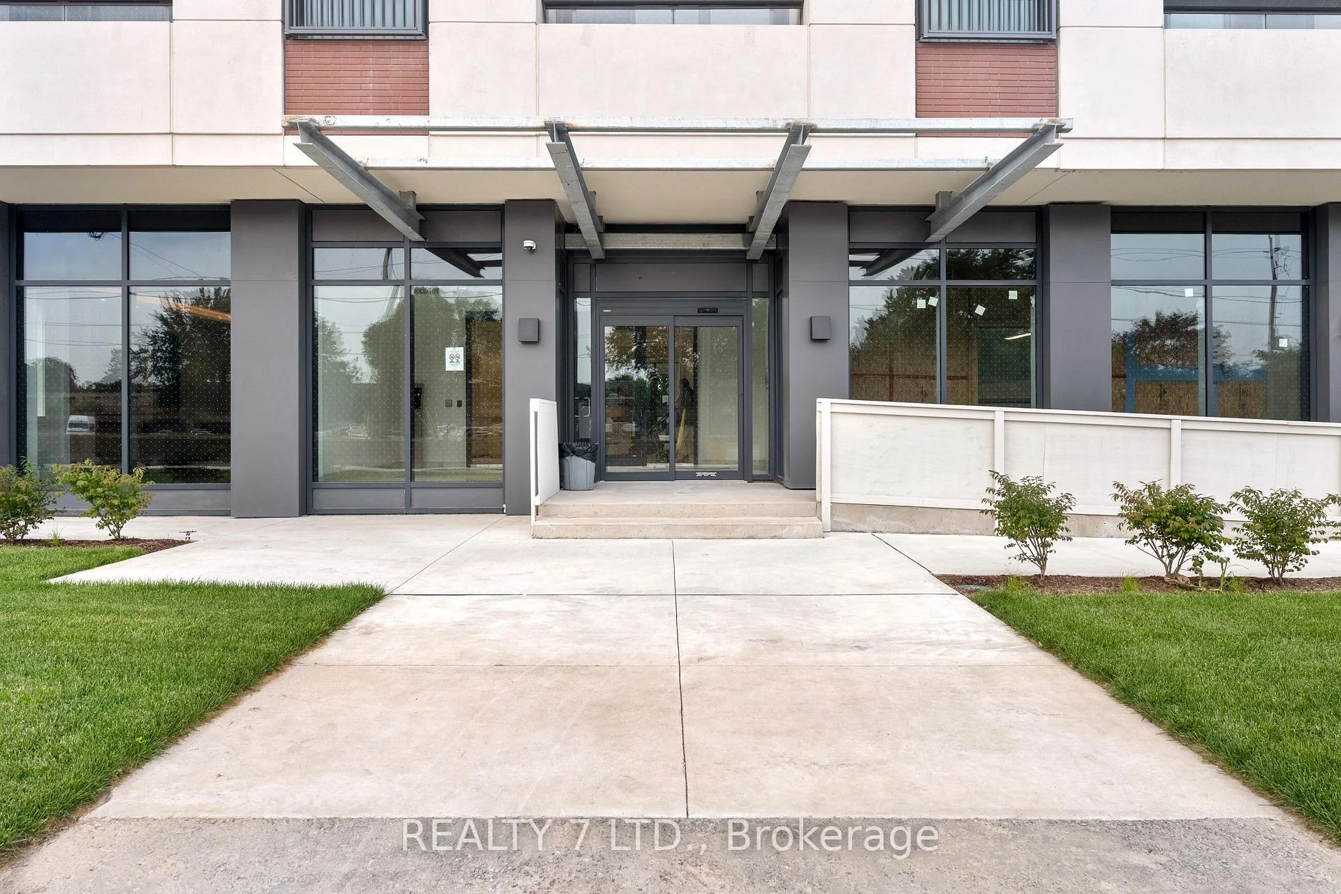 Photo 7 of Unit 708, 4010 Eglinton Avenue W, Etobicoke, Humber Heights — HOMEH