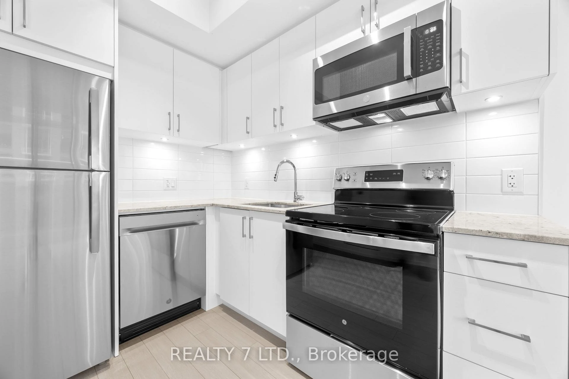 Photo 29 of Unit 708, 4010 Eglinton Avenue W, Etobicoke, Humber Heights — HOMEH