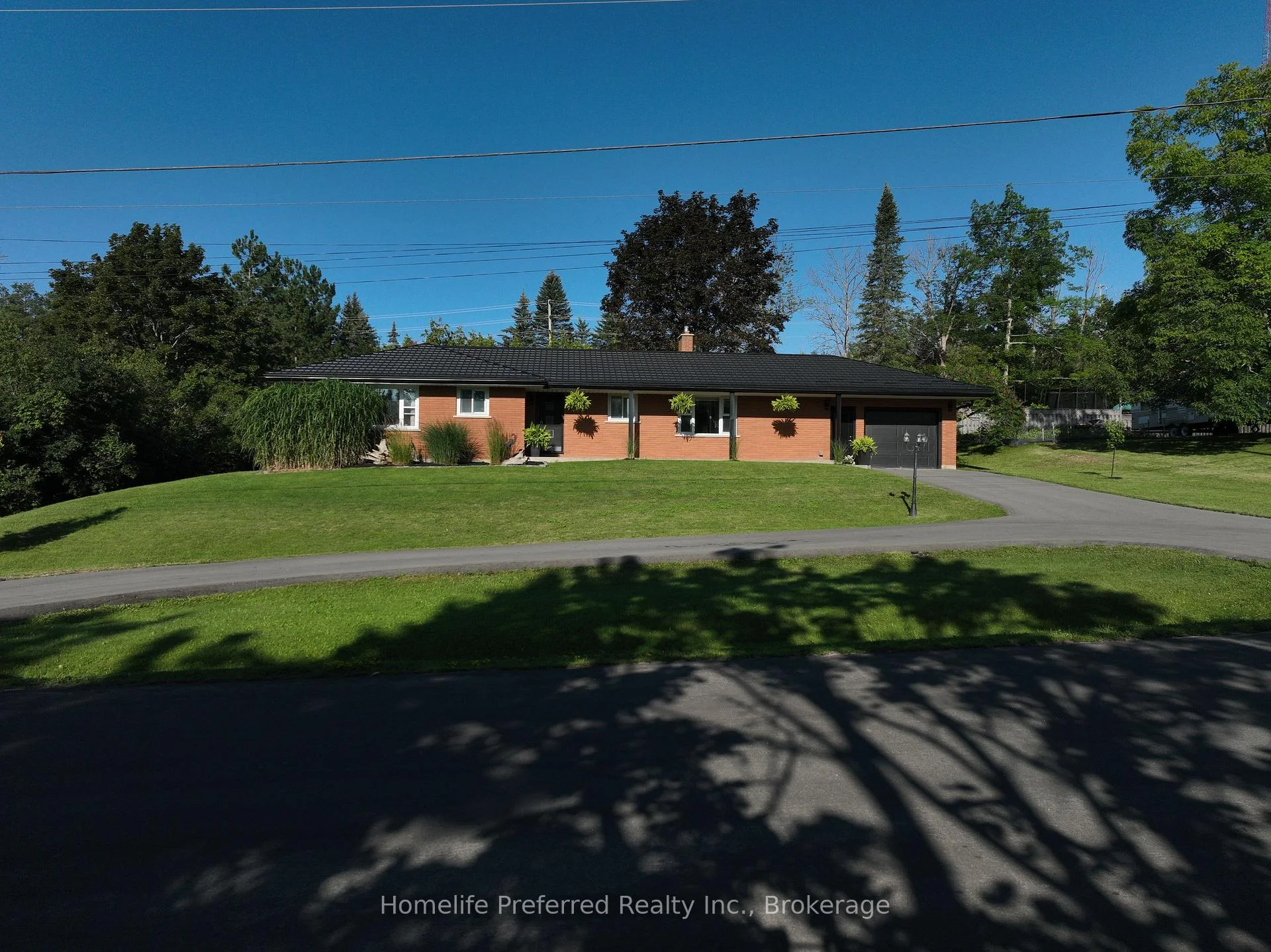 Photo 2 of 548 Bissview Avenue, Selwyn — HOMEH