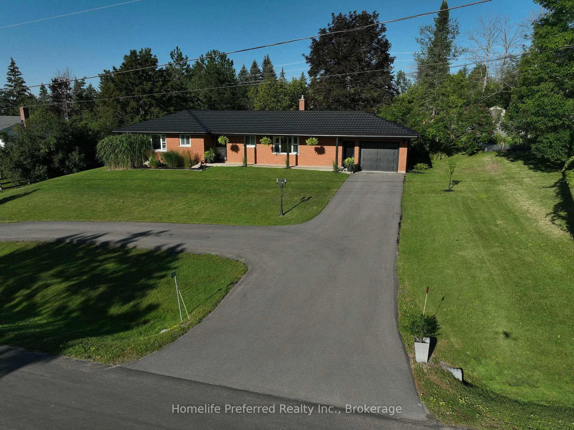 Photo 3 of 548 Bissview Avenue, Selwyn — HOMEH