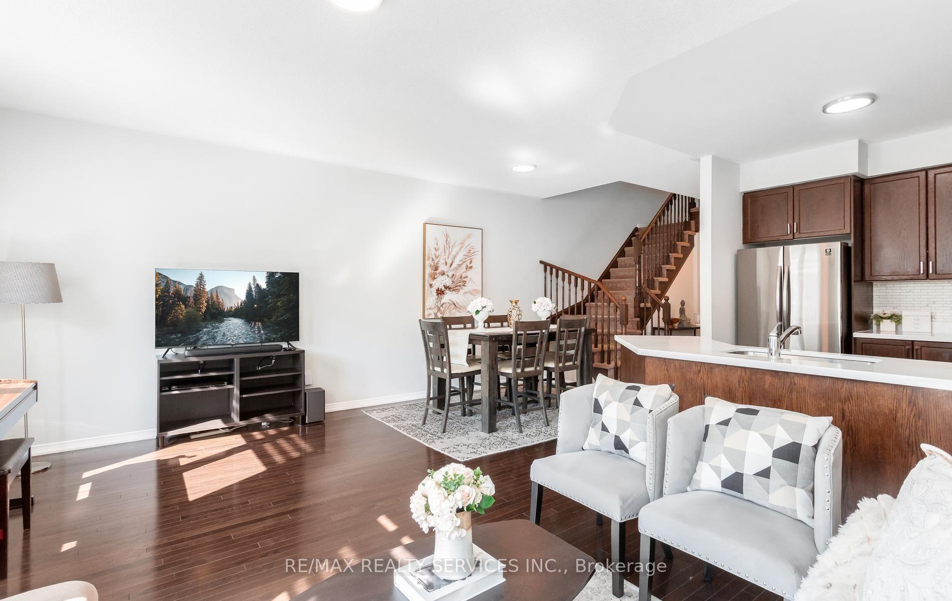 Photo 10 of Unit 90, 651 Farmstead Drive, Milton, Willmott — HOMEH