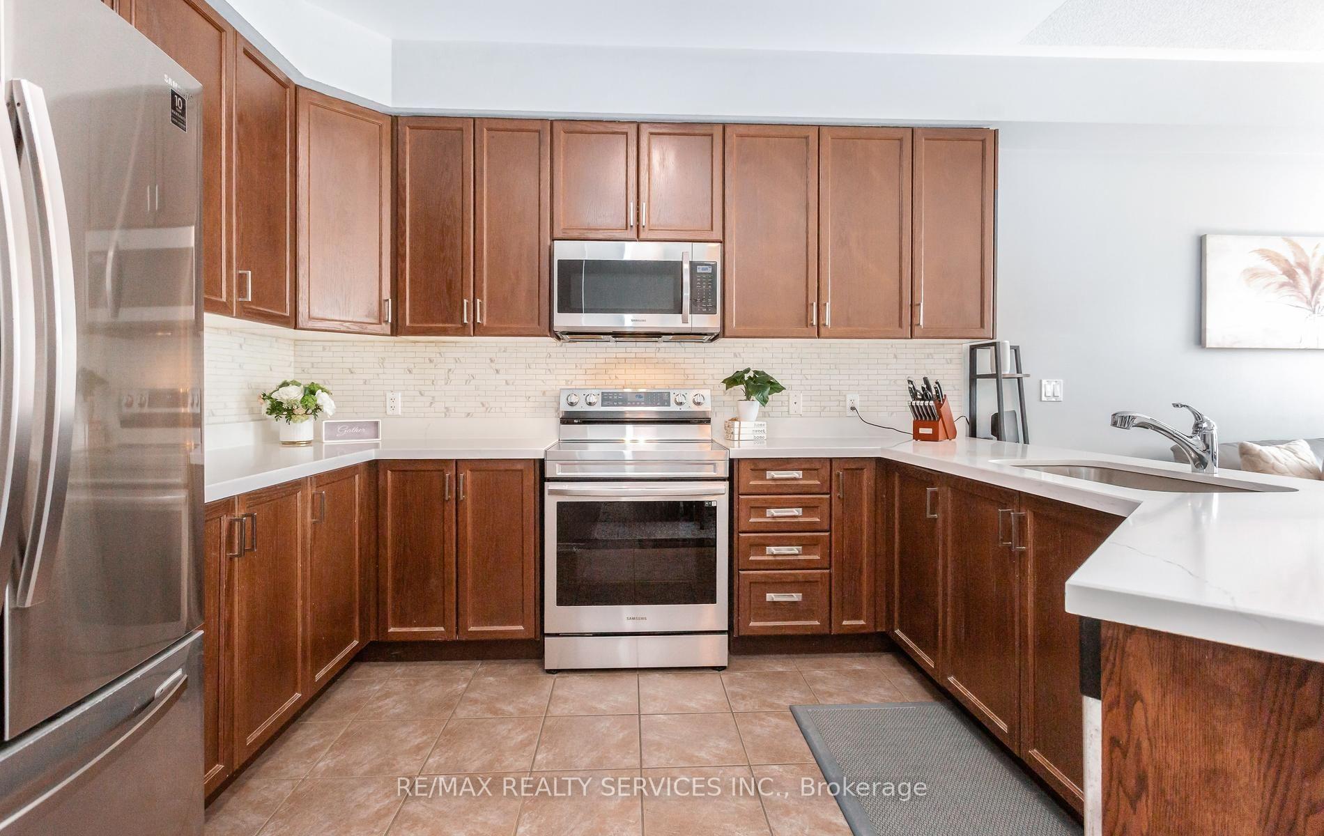 Photo 14 of Unit 90, 651 Farmstead Drive, Milton, Willmott — HOMEH