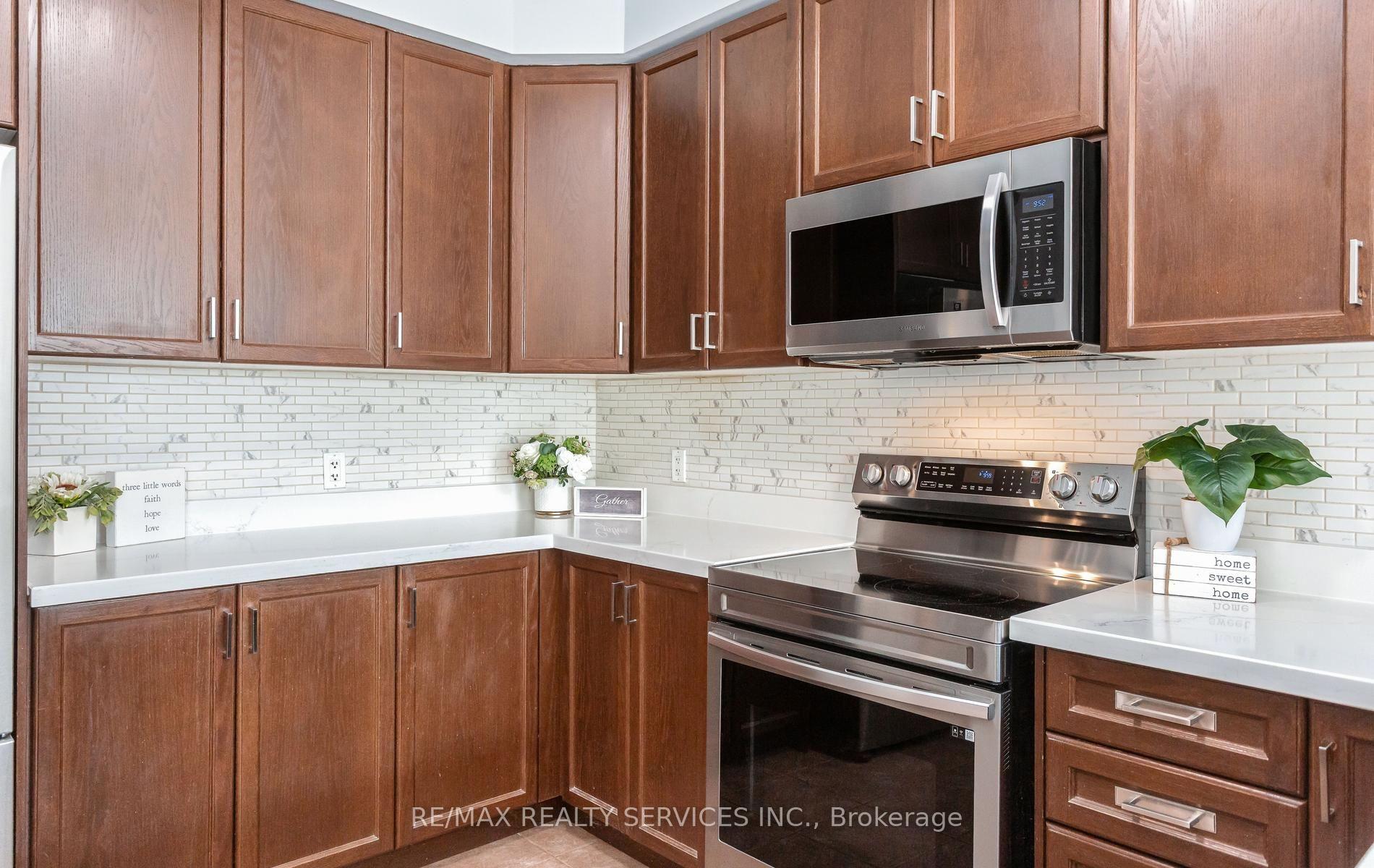 Photo 15 of Unit 90, 651 Farmstead Drive, Milton, Willmott — HOMEH