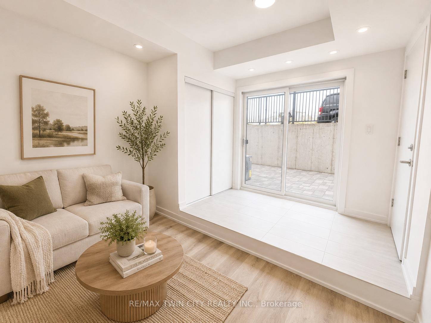 Photo 8 of Unit Q24, 25 Palace Street, Kitchener, Laurentian Hills — HOMEH