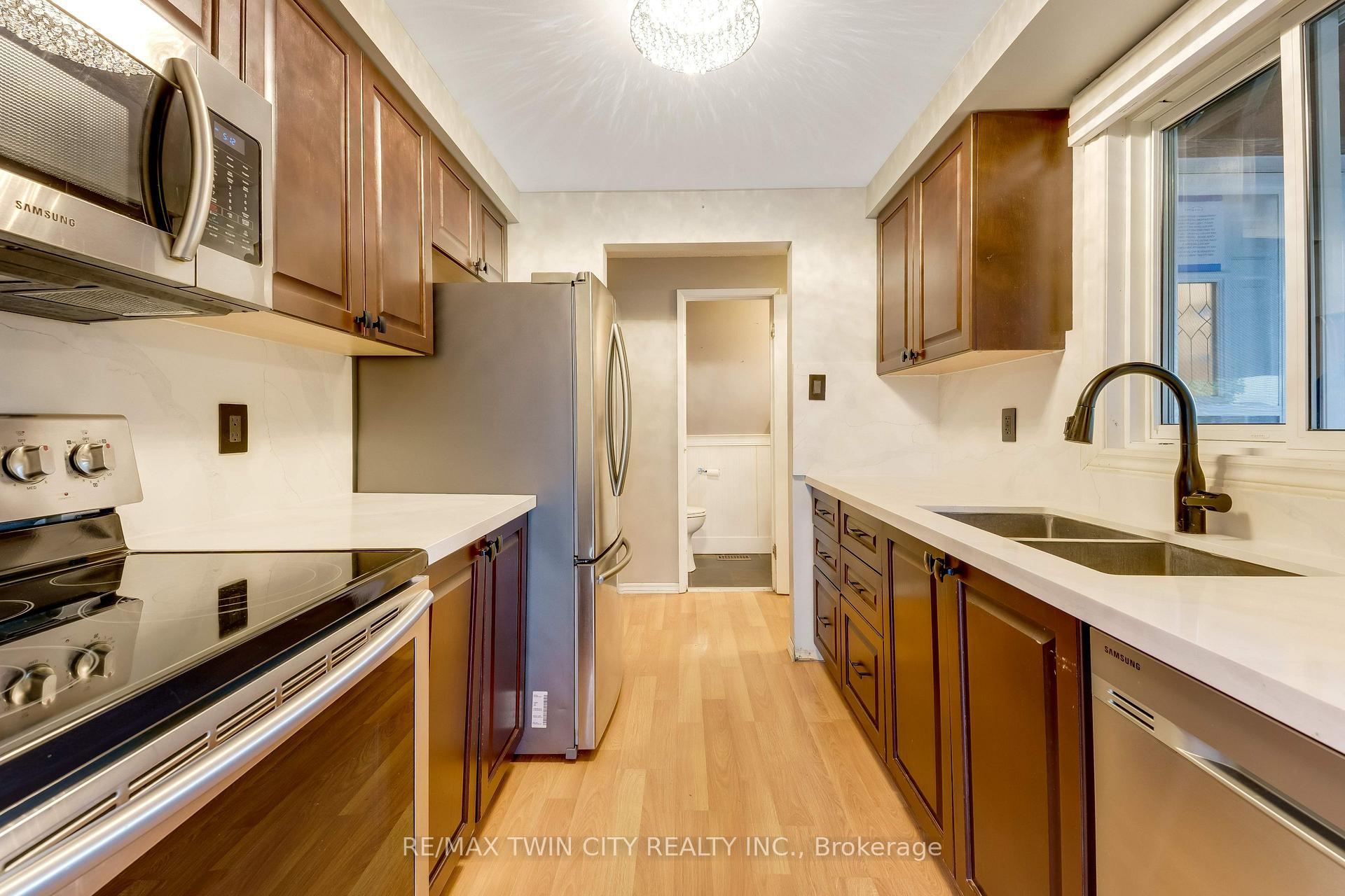 Photo 5 of Unit 23, 415 Morgan Avenue, Kitchener, Centreville Chicopee — HOMEH