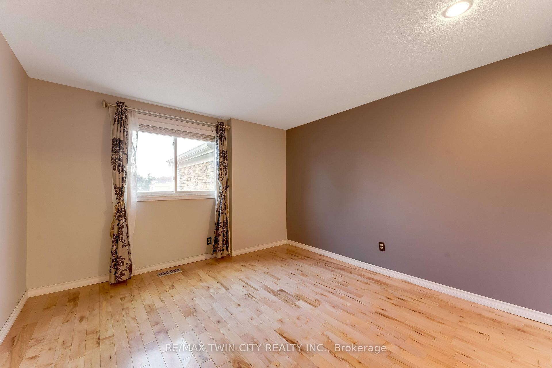 Photo 19 of Unit 23, 415 Morgan Avenue, Kitchener, Centreville Chicopee — HOMEH