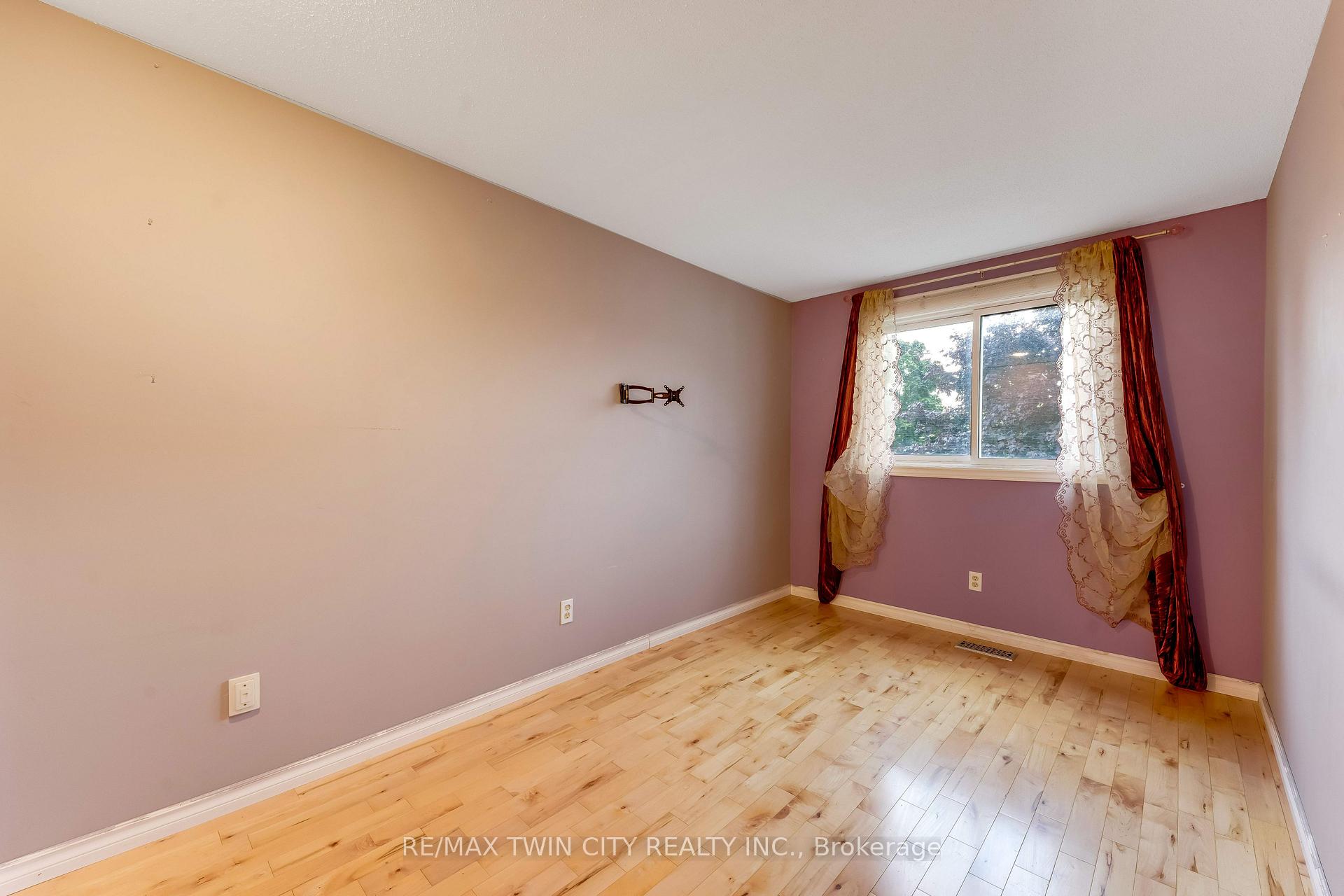 Photo 22 of Unit 23, 415 Morgan Avenue, Kitchener, Centreville Chicopee — HOMEH