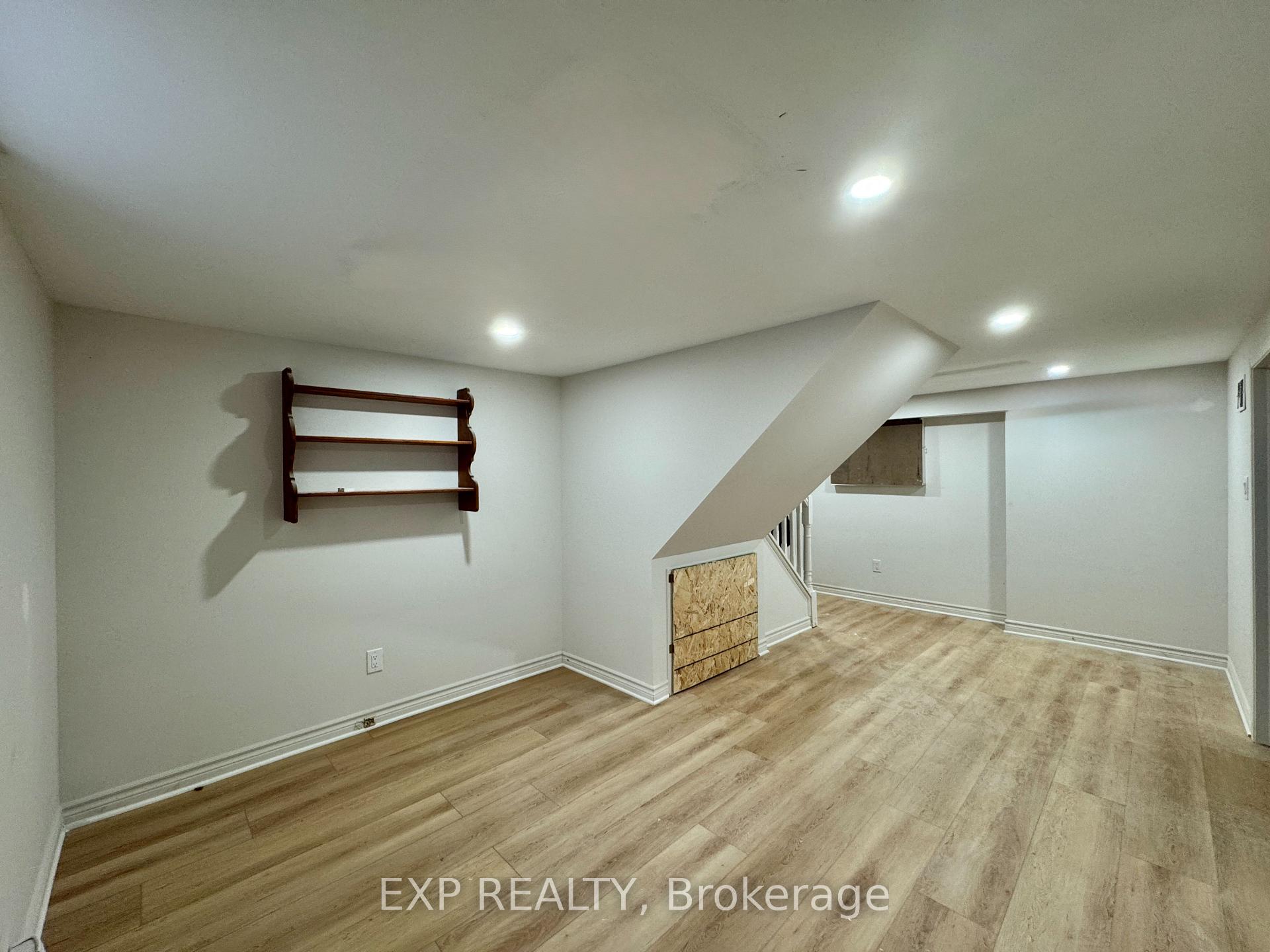 Photo 8 of Unit A, 112 Baseline Road, Clarington, Bowmanville — HOMEH