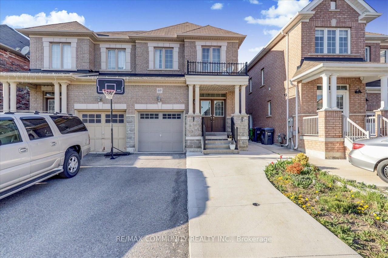 Photo 2 of 69 Clearfield Drive, Brampton, Bram East — HOMEH