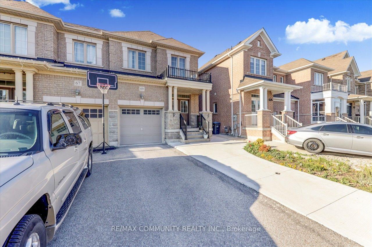 Photo 3 of 69 Clearfield Drive, Brampton, Bram East — HOMEH
