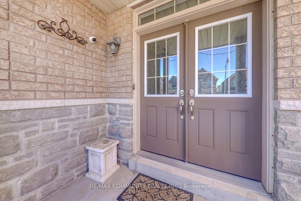 Photo 5 of 69 Clearfield Drive, Brampton, Bram East — HOMEH