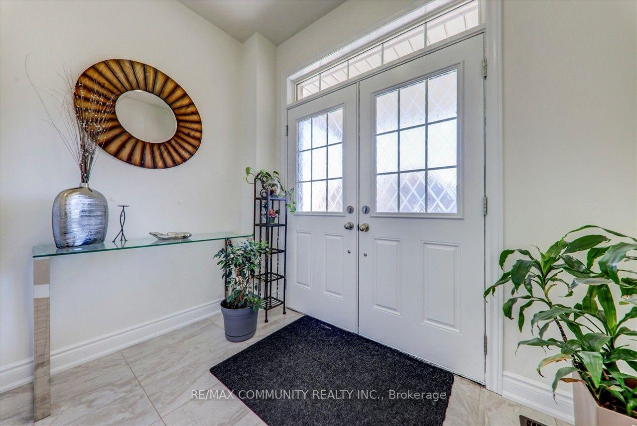 Photo 6 of 69 Clearfield Drive, Brampton, Bram East — HOMEH