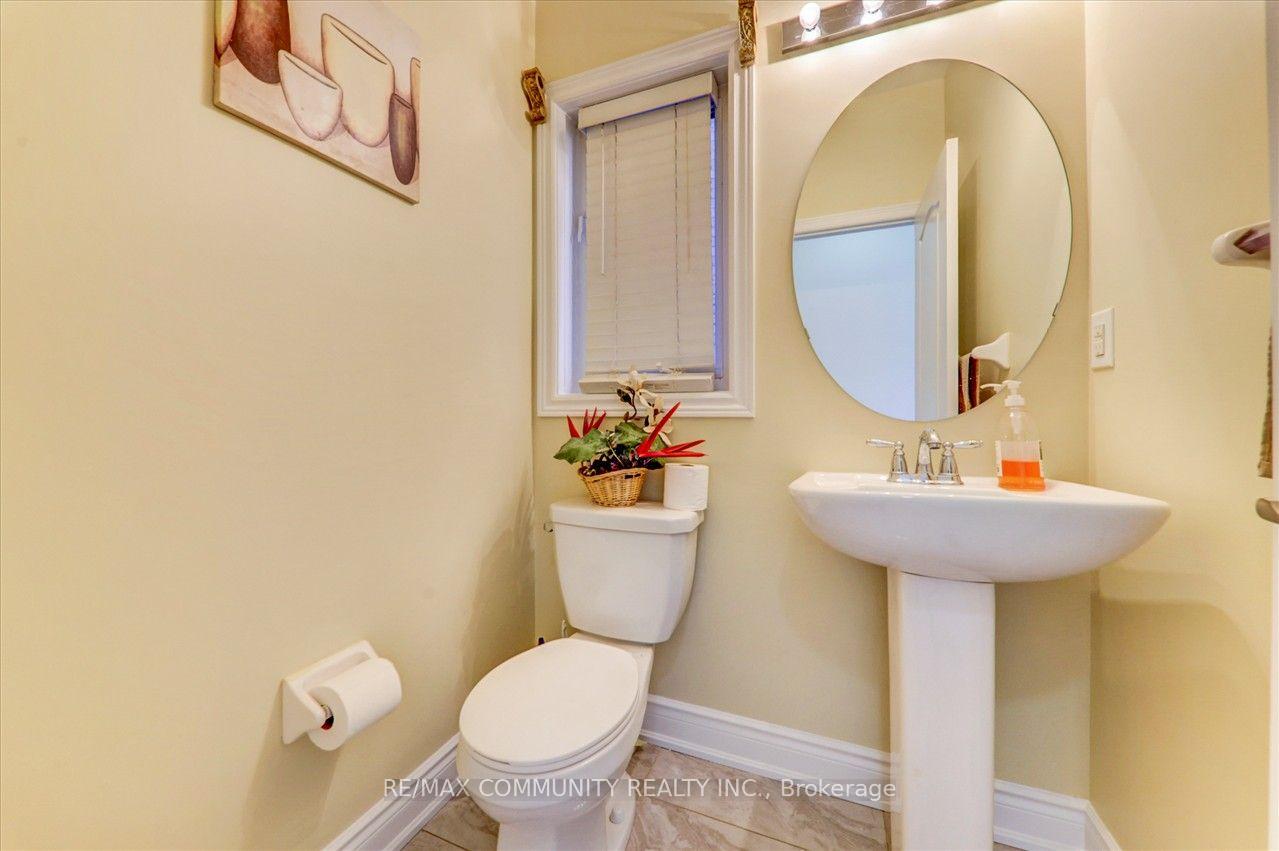Photo 7 of 69 Clearfield Drive, Brampton, Bram East — HOMEH