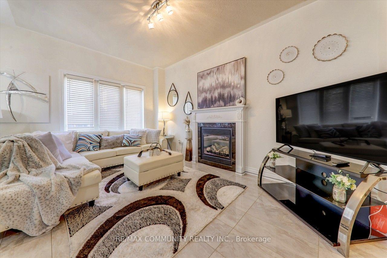 Photo 10 of 69 Clearfield Drive, Brampton, Bram East — HOMEH
