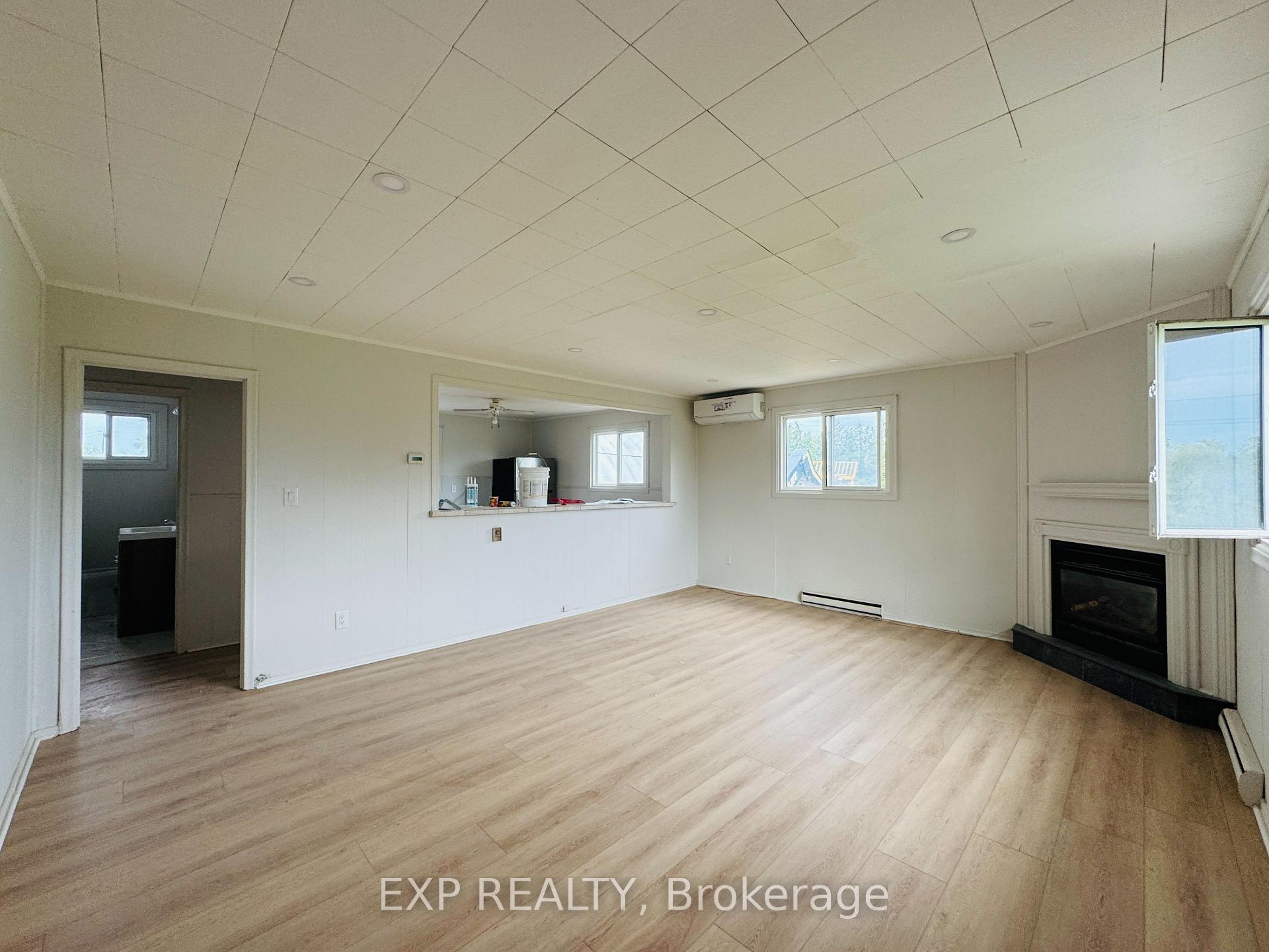 Photo 3 of Unit B, 112 Baseline Road, Clarington, Bowmanville — HOMEH