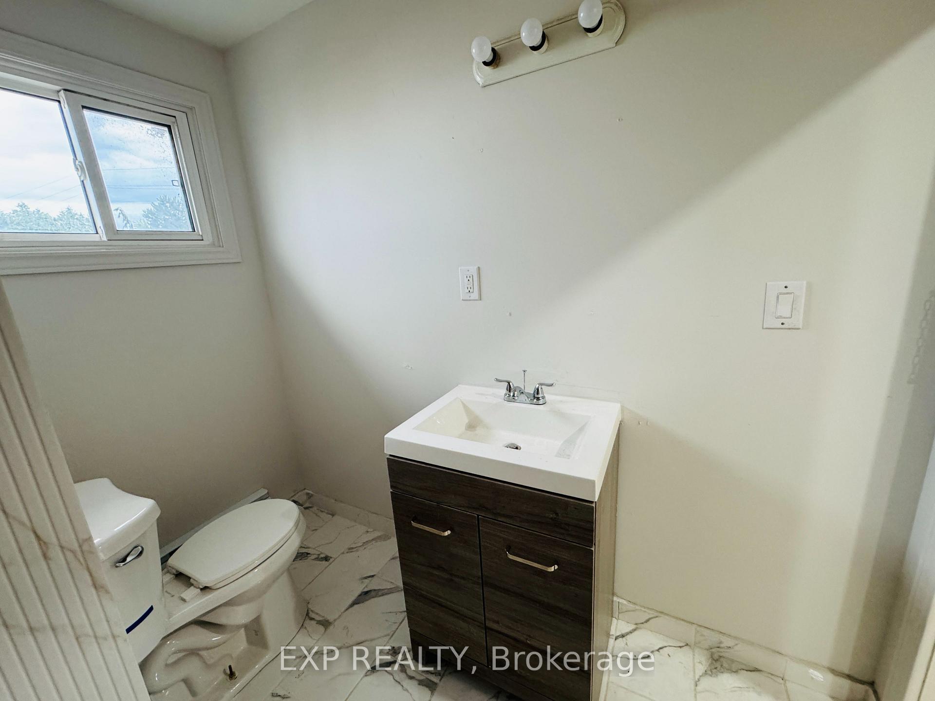 Photo 9 of Unit B, 112 Baseline Road, Clarington, Bowmanville — HOMEH