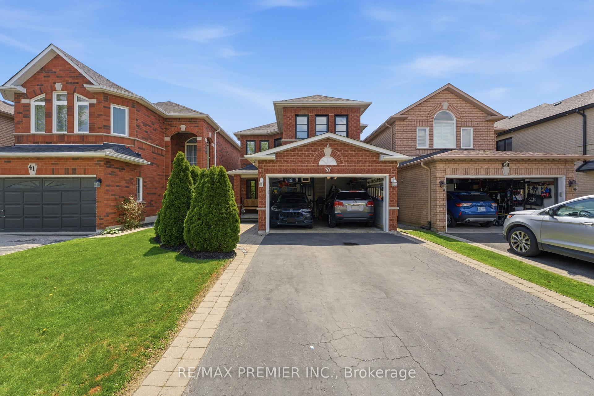 Photo 2 of 37 Princeton Gate, Vaughan, Maple — HOMEH