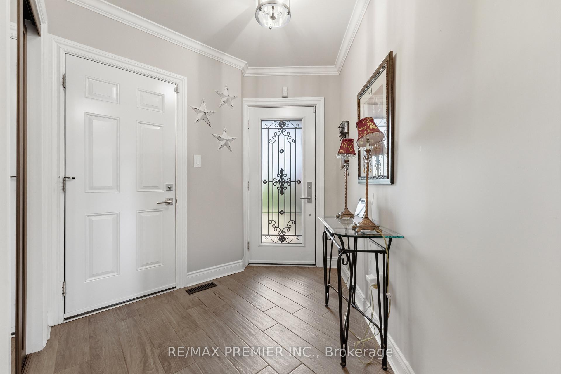 Photo 5 of 37 Princeton Gate, Vaughan, Maple — HOMEH