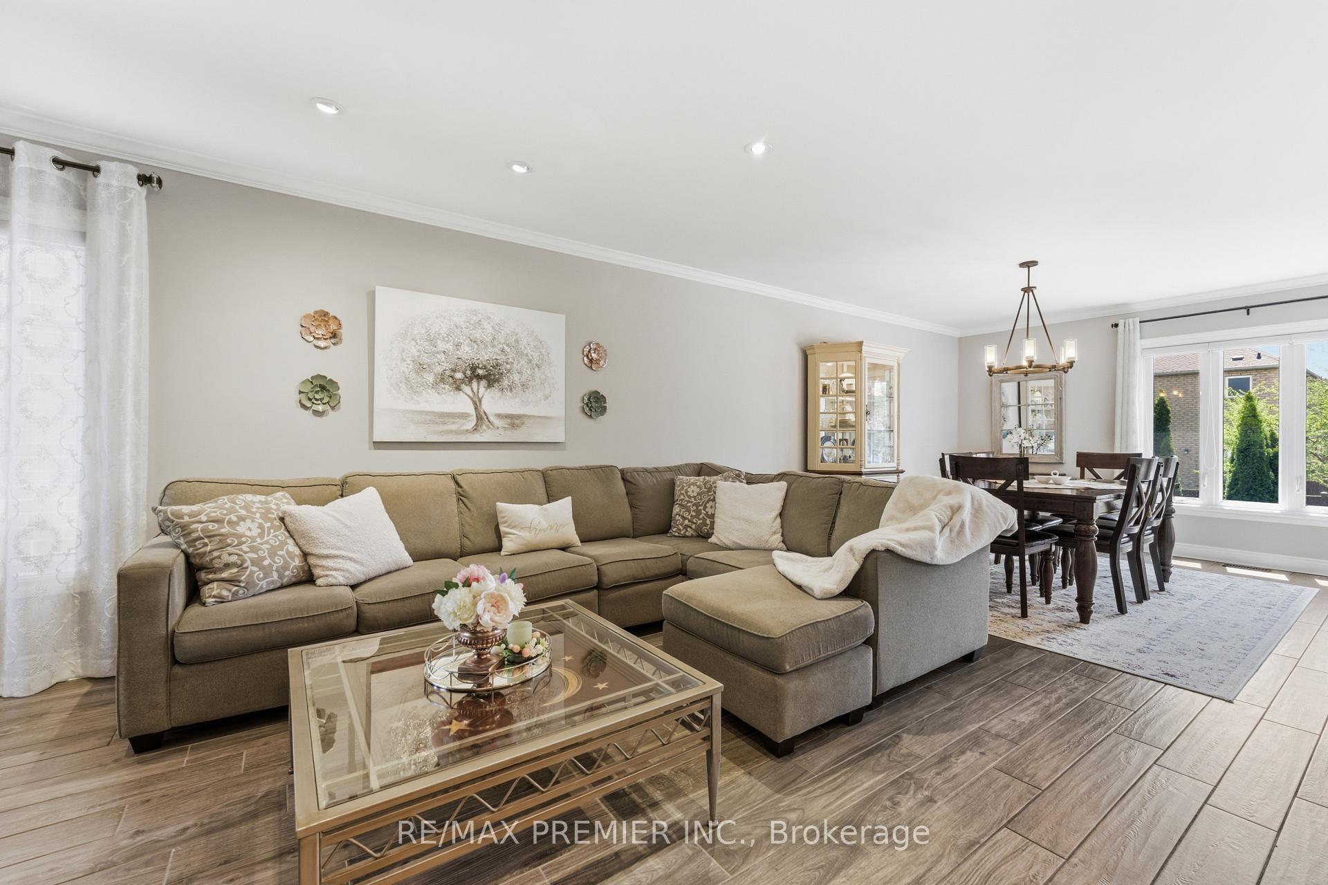 Photo 7 of 37 Princeton Gate, Vaughan, Maple — HOMEH